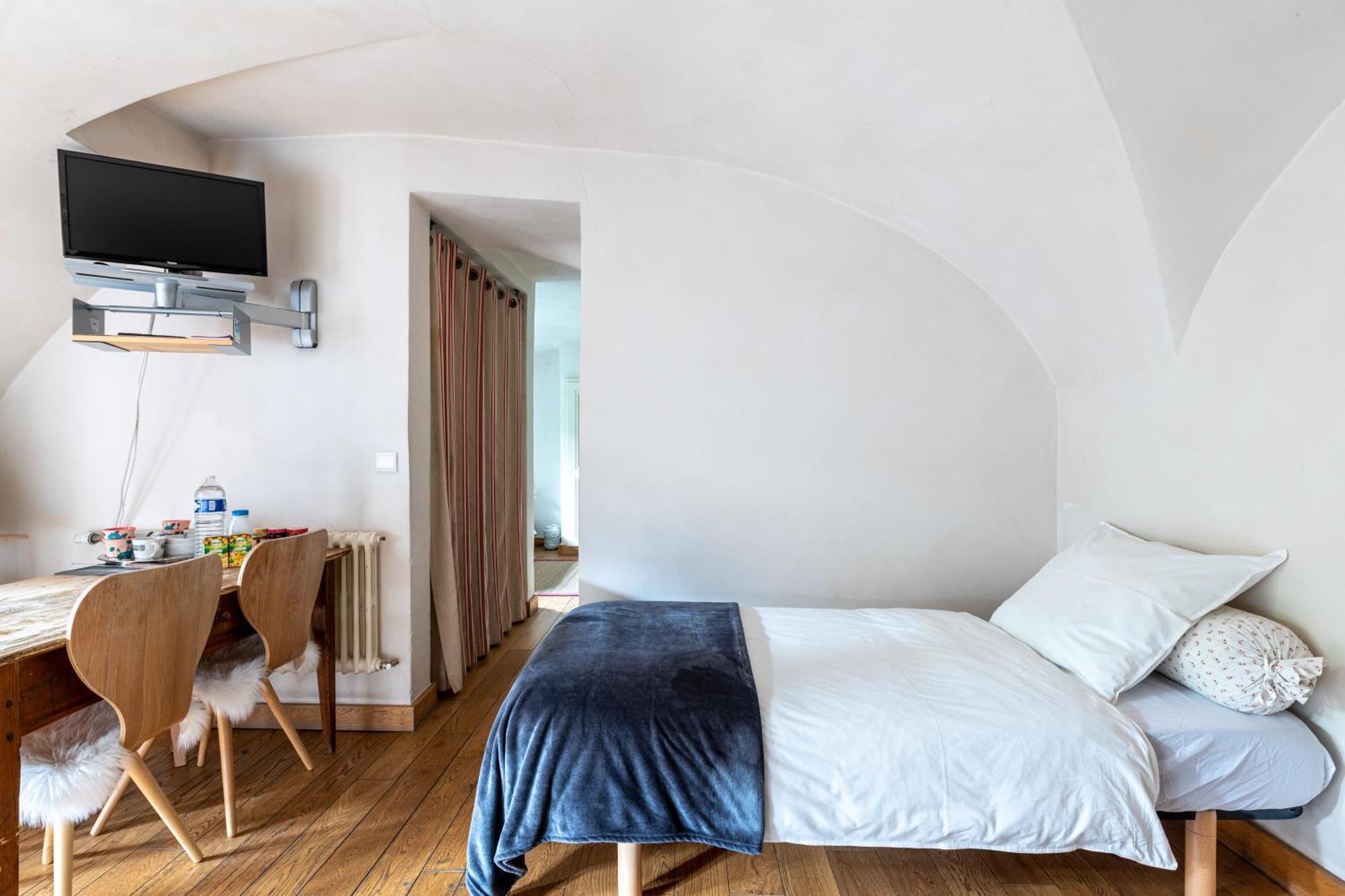 Bed End Breakfast Du Centre Bed & Breakfast Бур-Сен-Морис Екстериор снимка